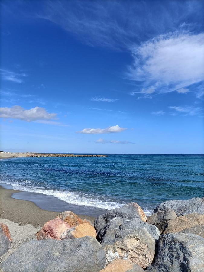Superbe T2 Climatise, Proche Plage Avec Parking Prive 생시프리앙 외부 사진